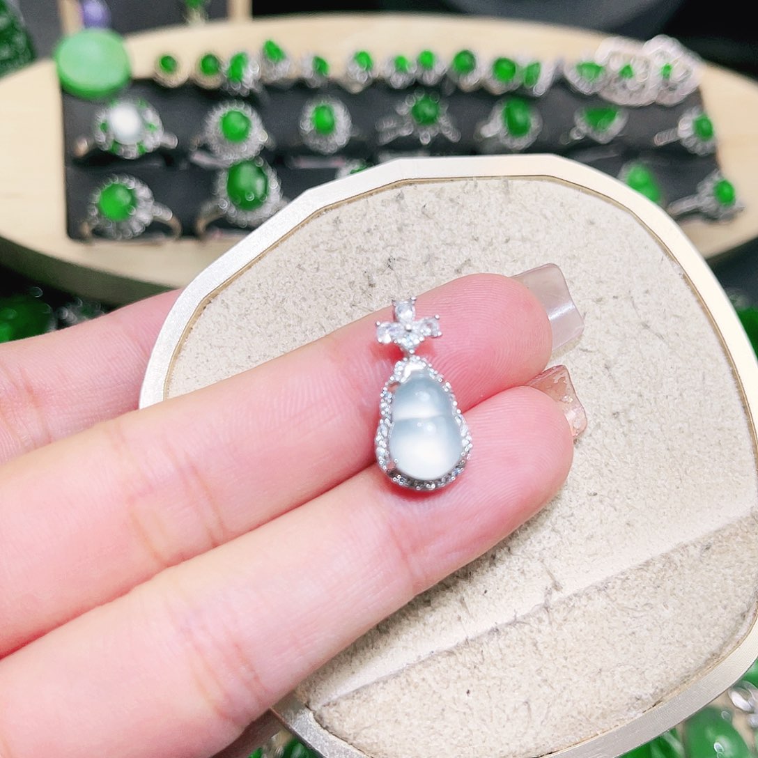 翡翠未镶嵌吊坠(不含链)裸石