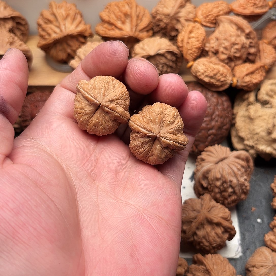 1***8文玩核桃吊坠元宝