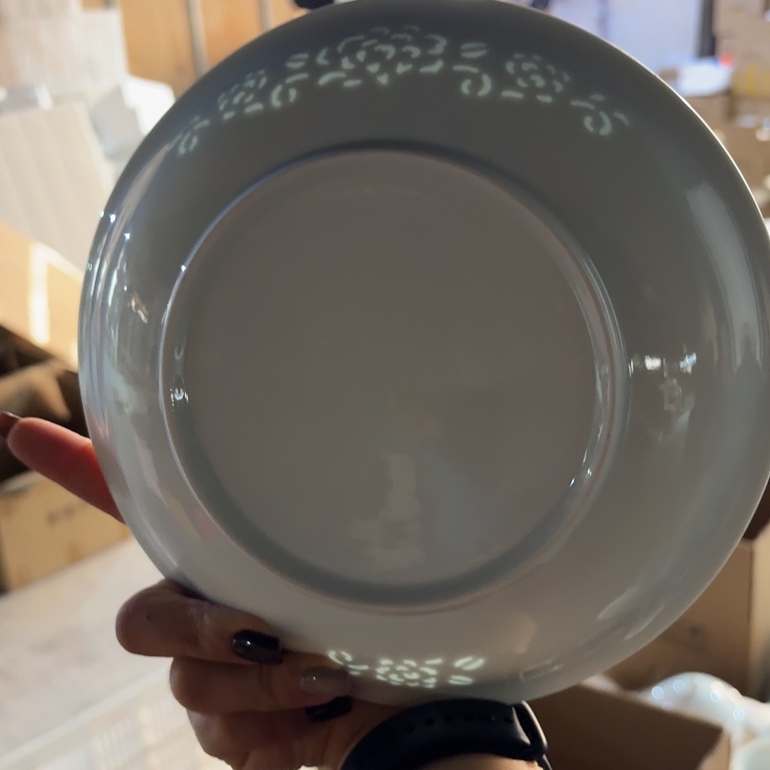 景德镇8英寸青盘两个微瑕无底款