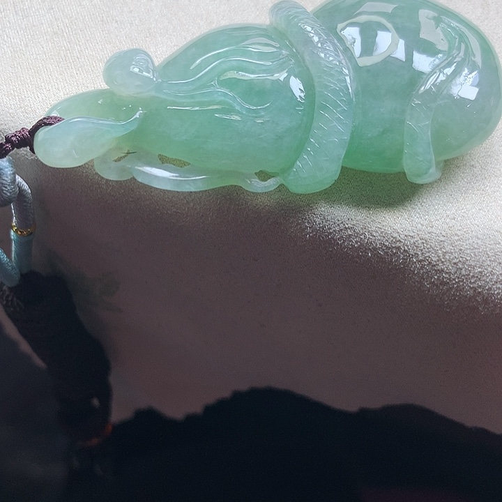 翡翠颈饰未镶嵌吊坠