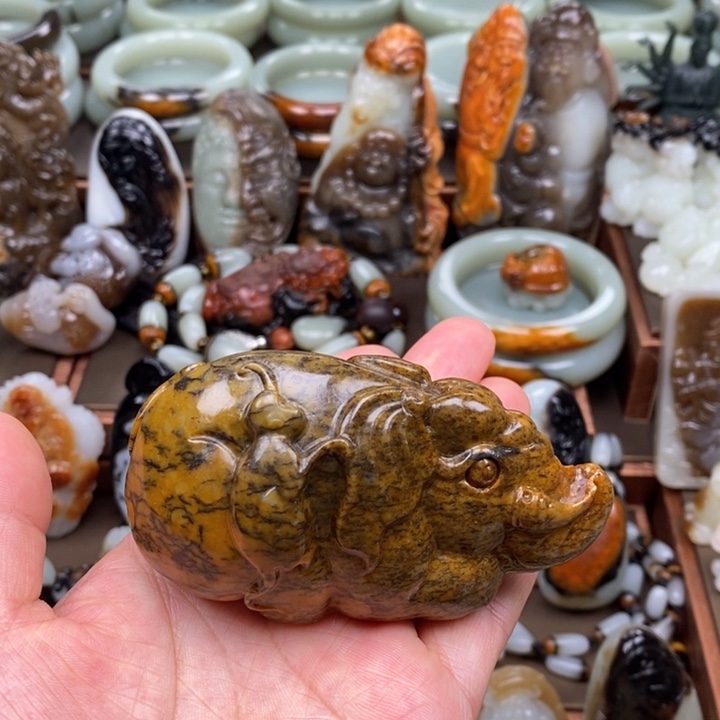 和田玉未镶嵌颈饰