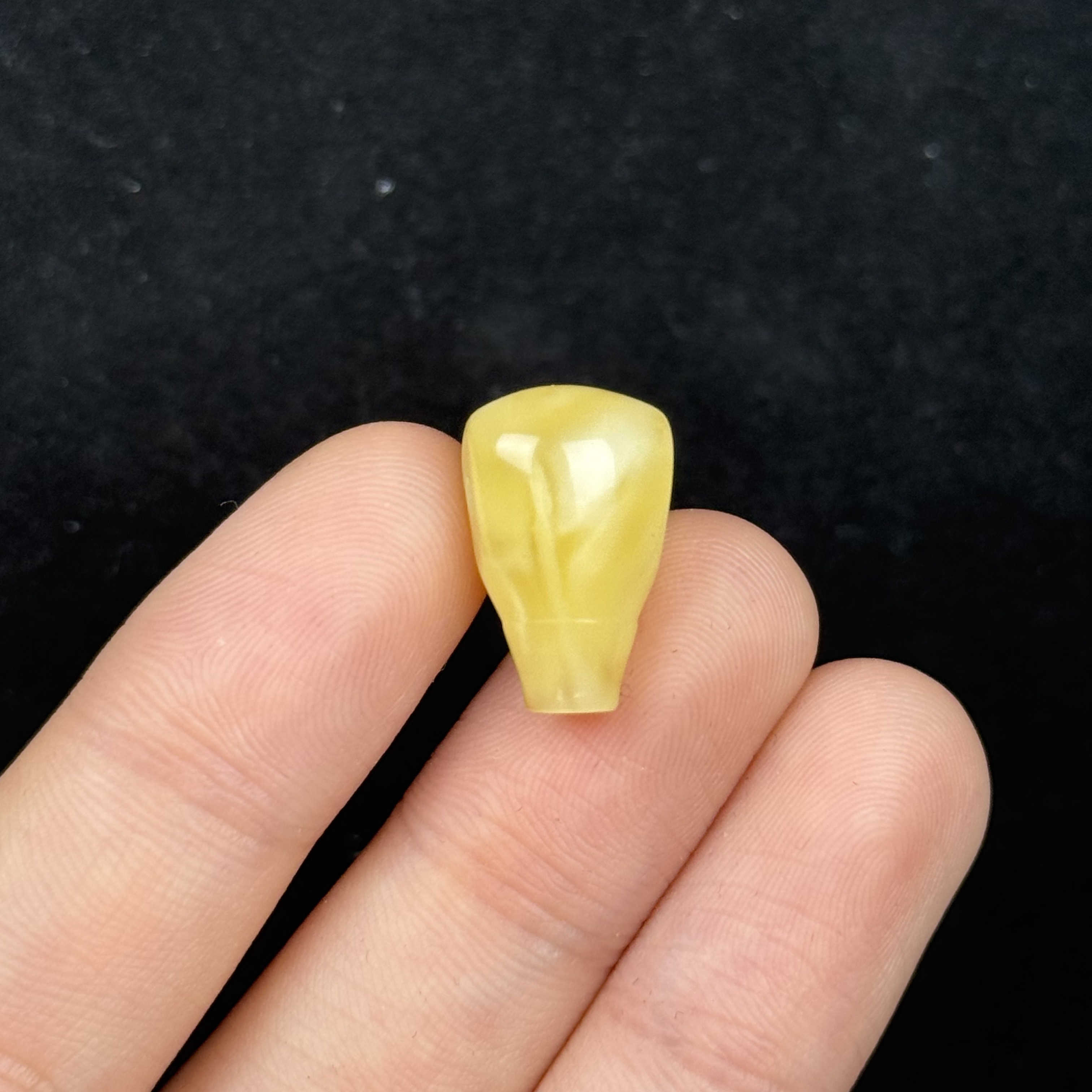 Z7196天然原矿蜜蜡 鸡油黄满蜡三通 11.3*17.9mm支持复检假一罚十