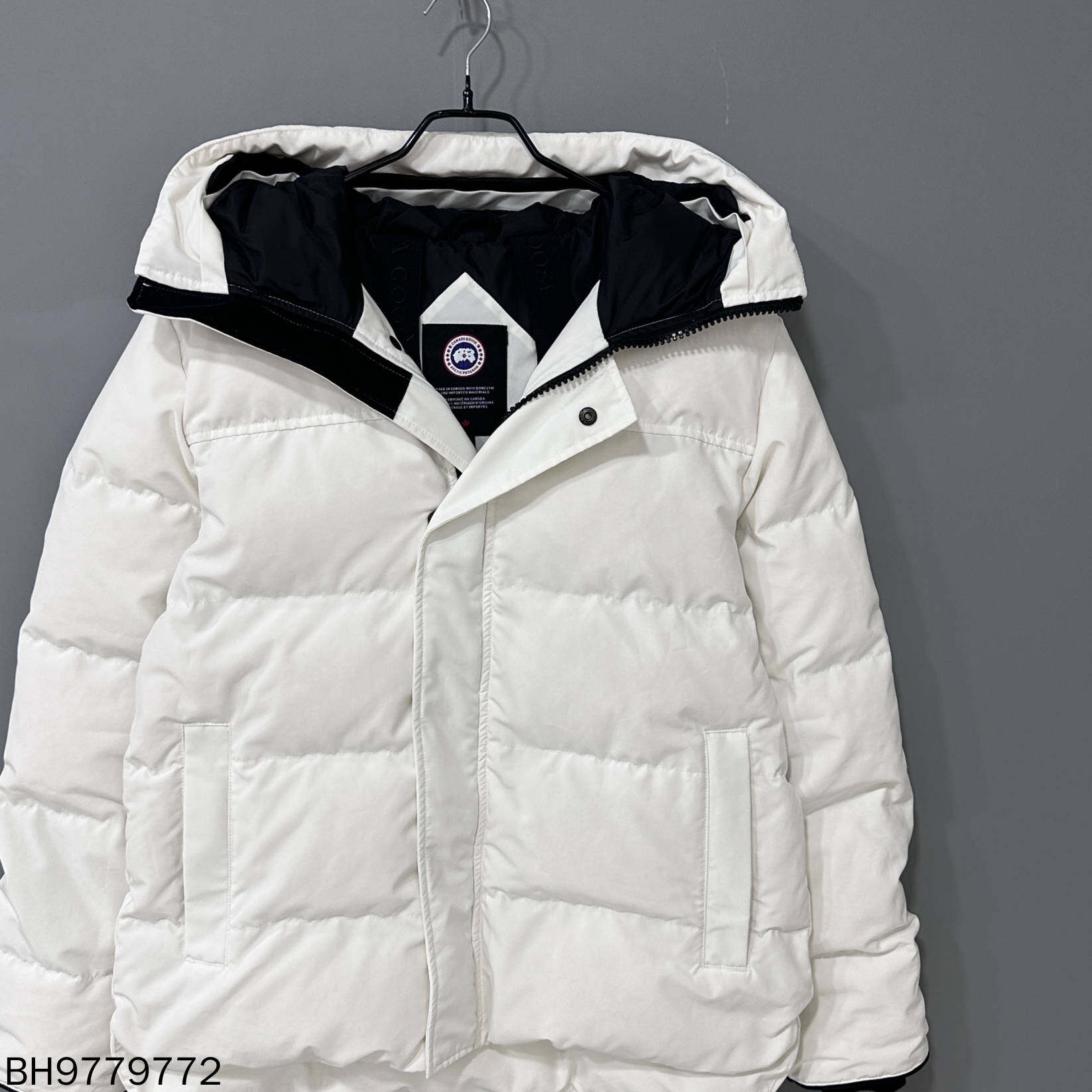 99新 CANADA GOOSE 白色黑标都市羽绒服/L/79772