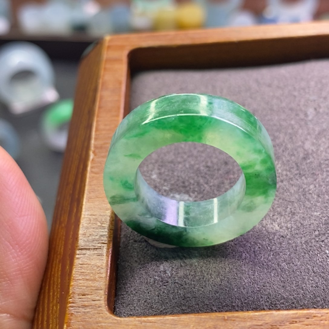定制翡翠未镶嵌翡翠