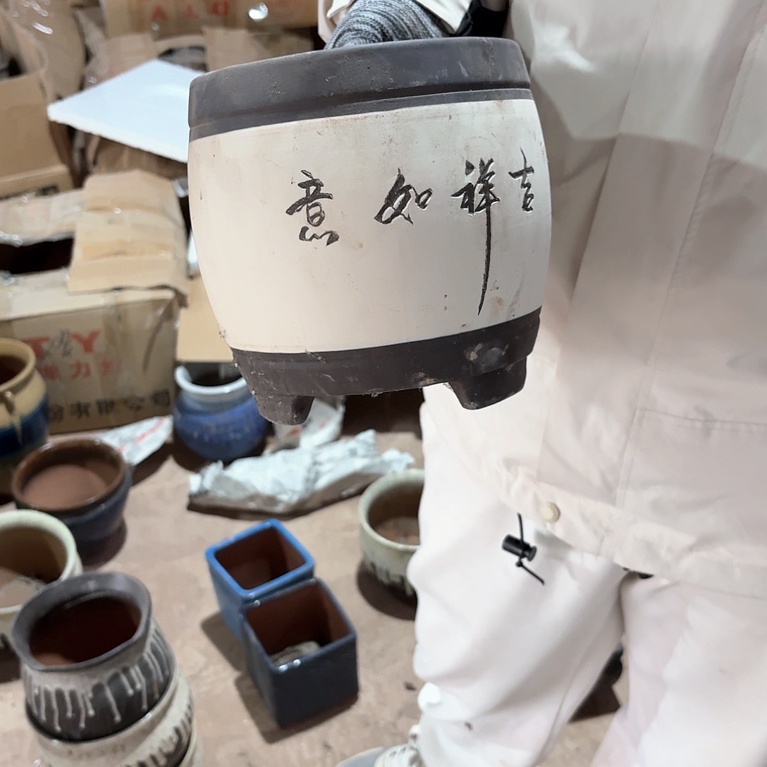 红陶口16高18一个