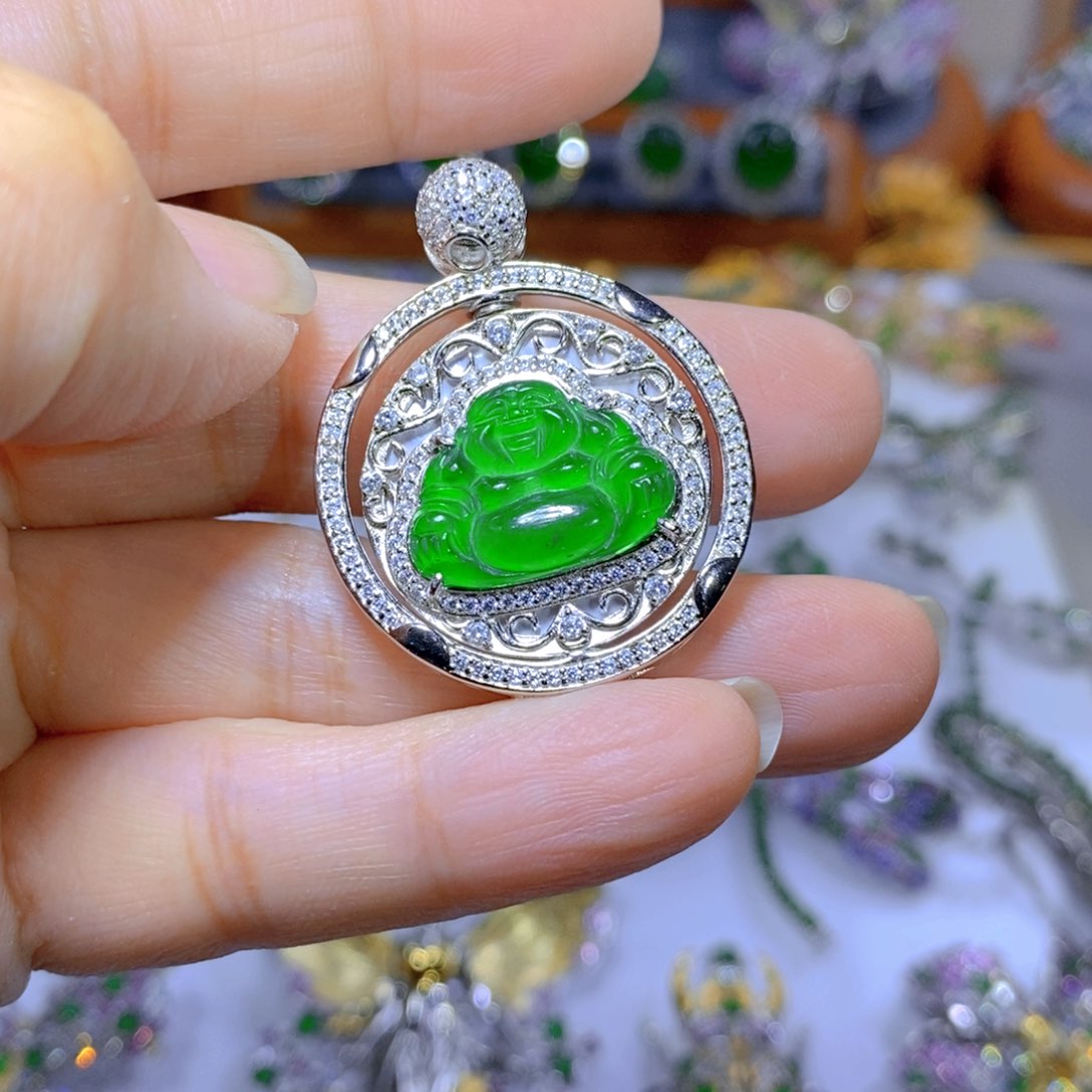 翡翠颈饰银S925镶嵌天然翡翠