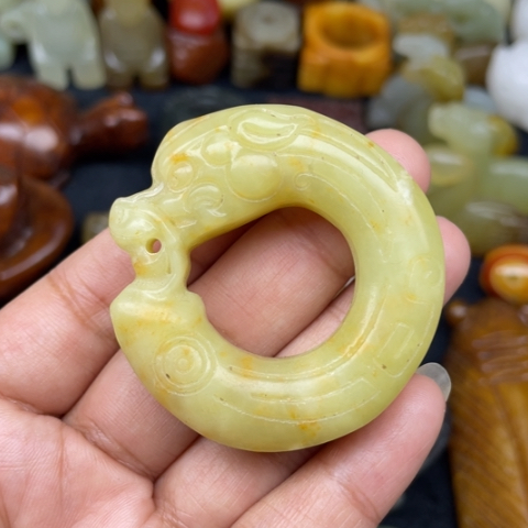 蛇纹石玉未镶嵌颈饰12