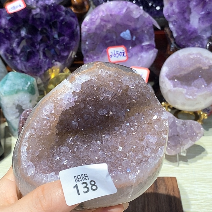 紫晶未镶嵌大型摆件（非配饰）