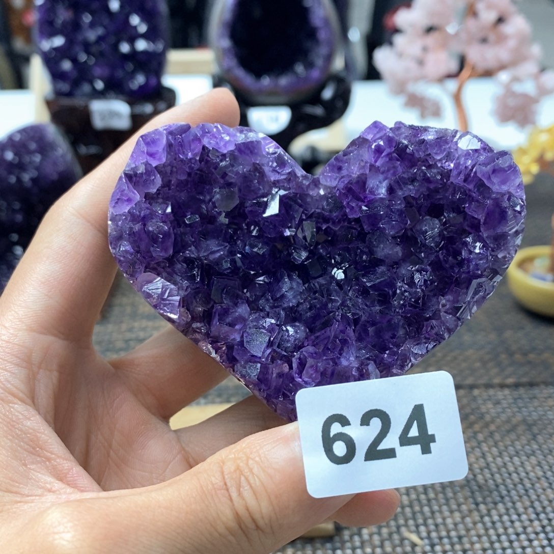 紫晶未镶嵌大型摆件（非配饰）