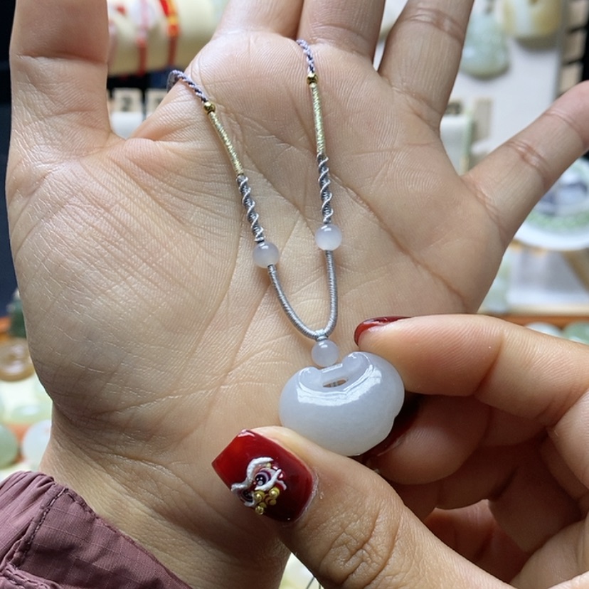 【闪购商品】和田玉颈饰未镶嵌楚*