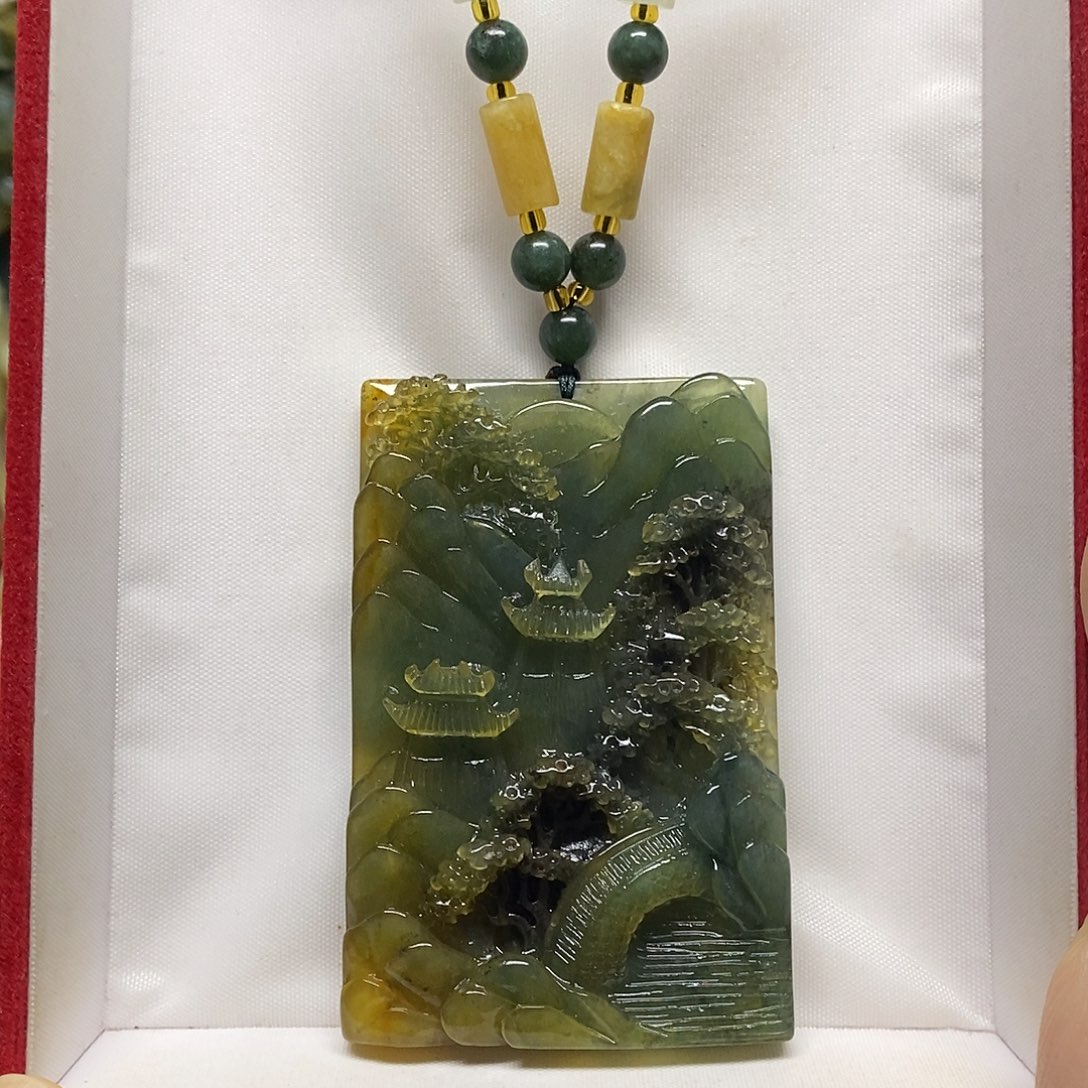 岫玉未镶嵌吊坠(赠链)