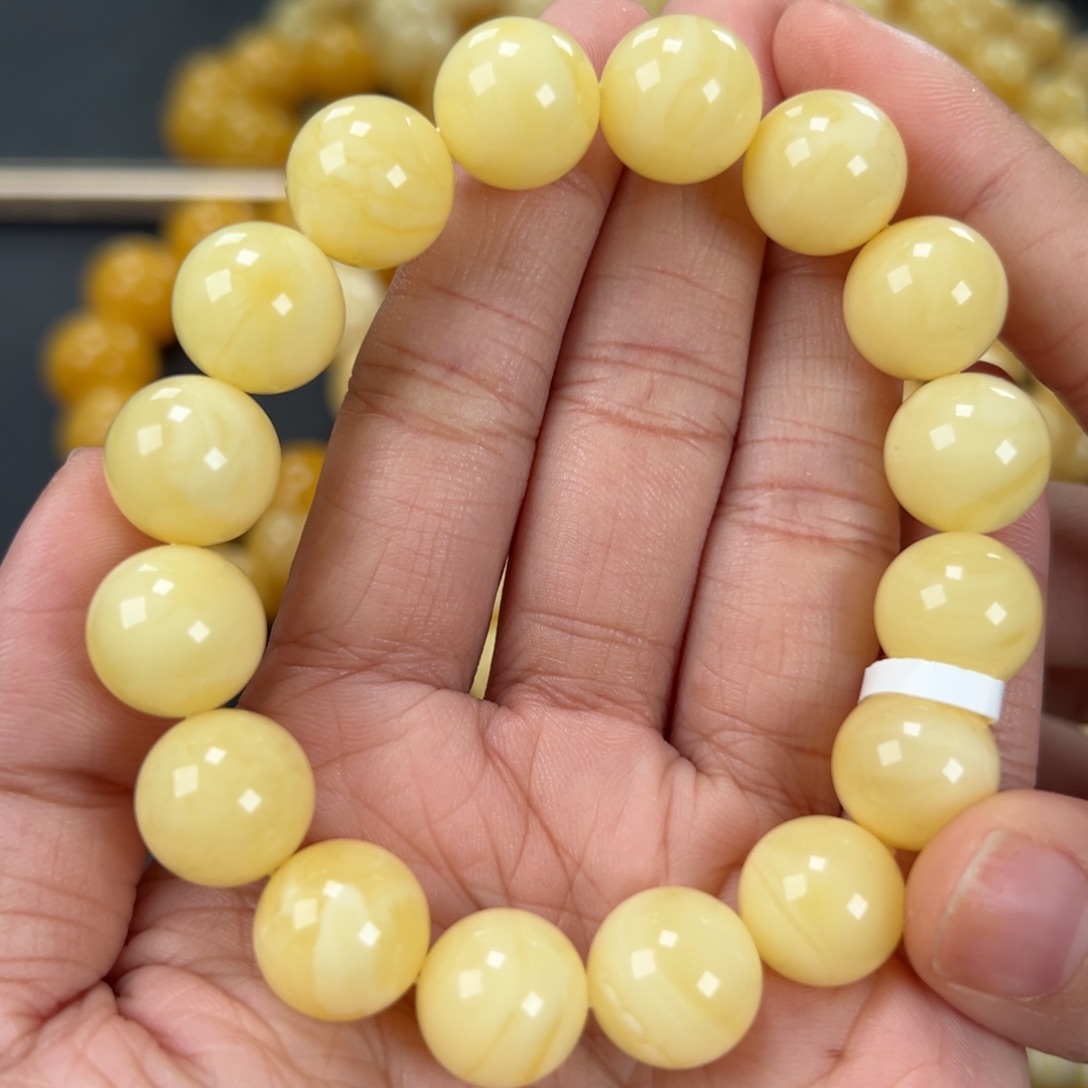 琥珀未镶嵌手链21.8克