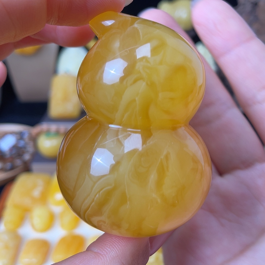 琥珀未镶嵌珠宝奇石