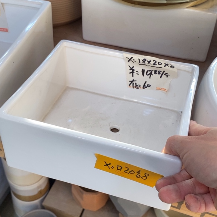 陶盆有孔 瑕疵针孔漏釉介意勿拍外口 20*18外高8