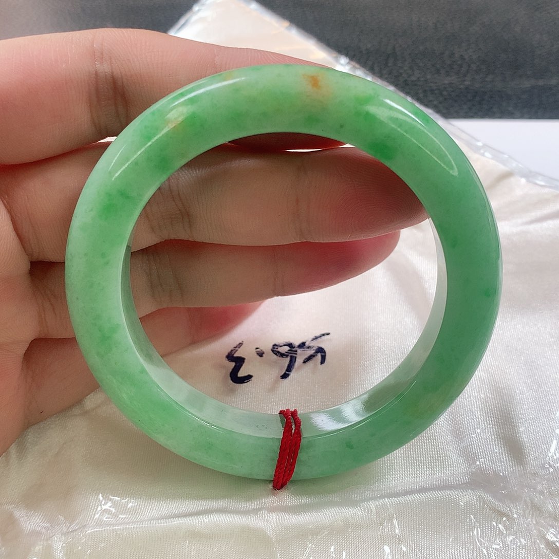 未镶嵌手镯翡翠小**?333号