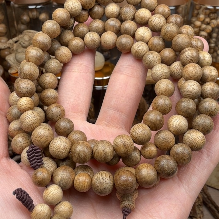 沉香沉香碎屑观*海加里曼丹沉香卡8+的22.4克