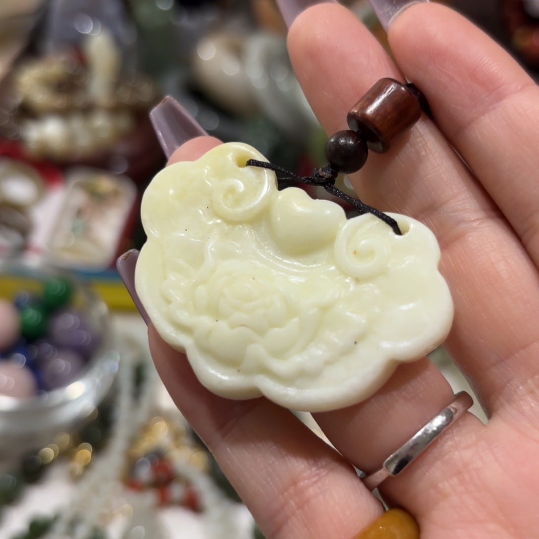 岫岩老玉（透闪石质玉）未镶嵌颈饰628