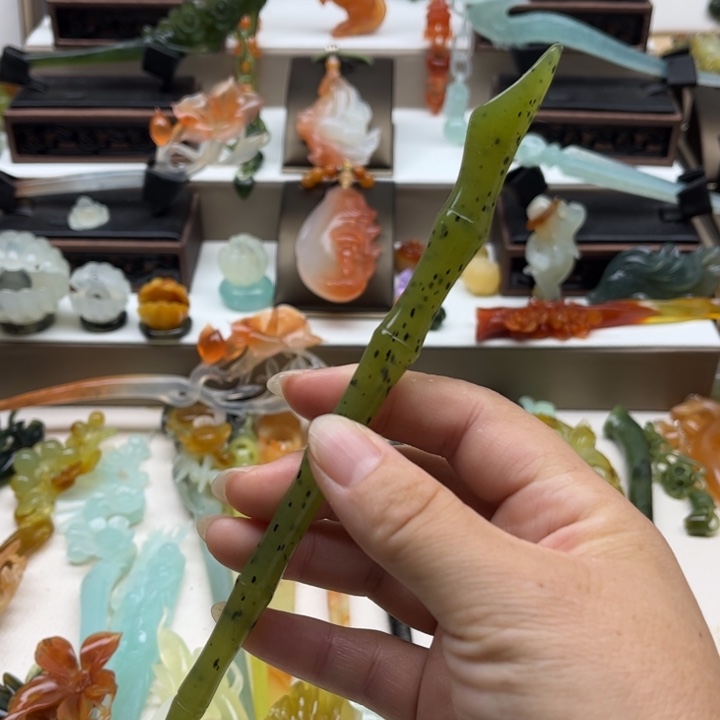 蛇纹石玉未镶嵌岫玉发簪
