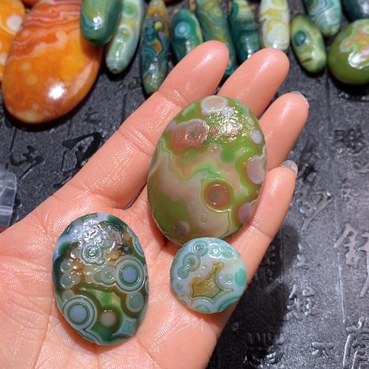 石英质玉颈饰未镶嵌冷***风