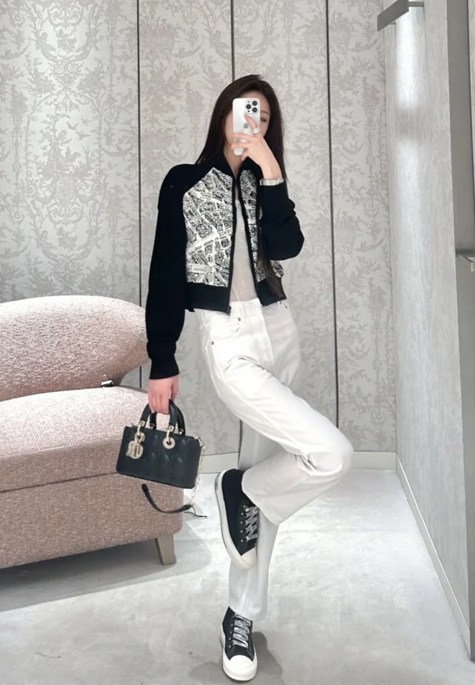 99新 DIOR/迪奥 插肩袖黑白图腾棒球服 40码 全新带吊 GM002629