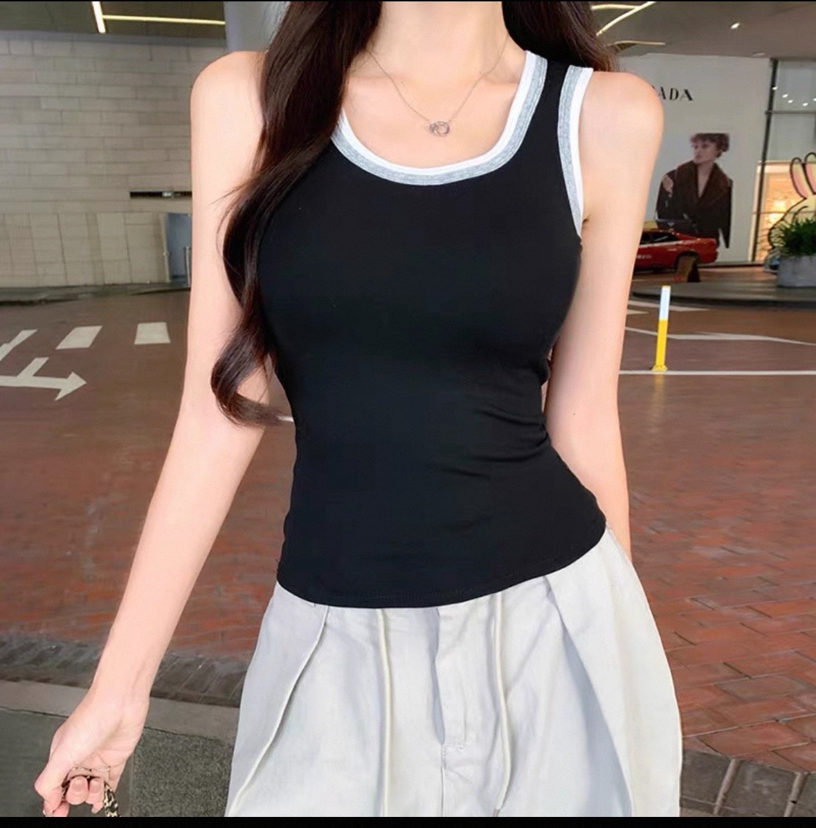 女士特价胸垫吊带背心；C30