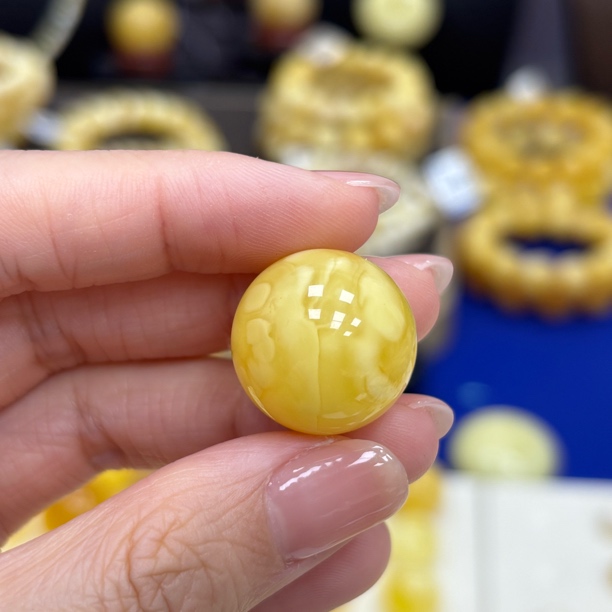 19.0mm 小妖珠宝天然原矿琥珀蜜蜡