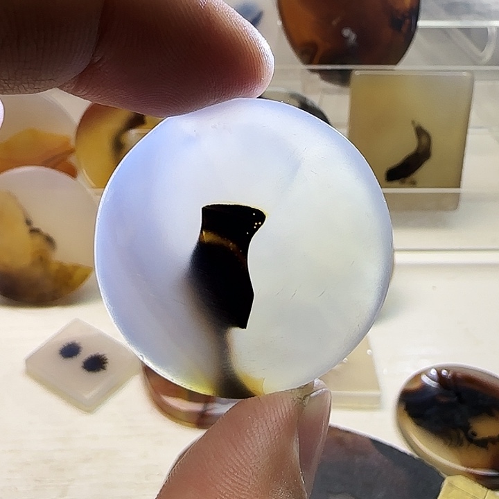 玛瑙/玉髓未镶嵌珠宝奇石