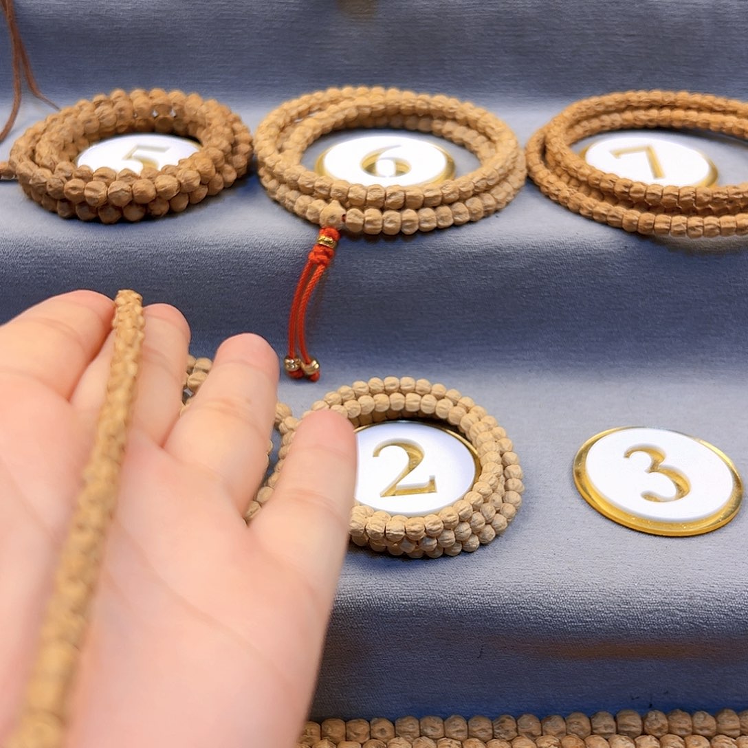 柏香籽/百香籽手串齐**。