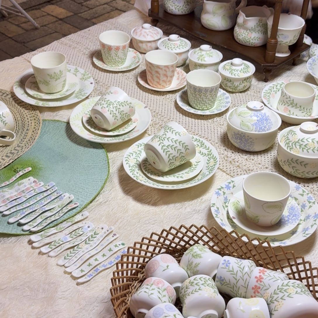 陶摆件摊位图陶瓷陶瓷