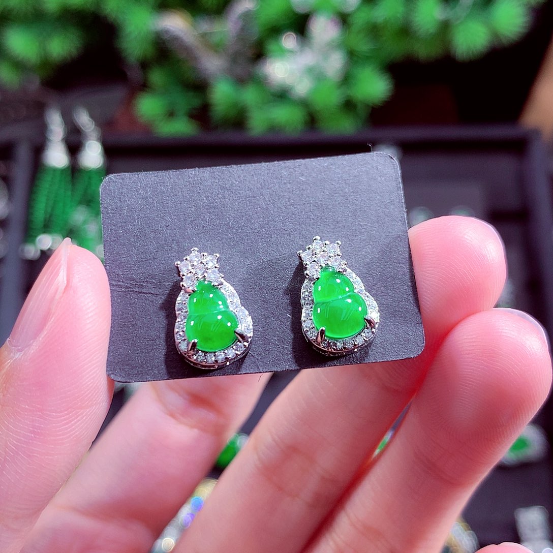 颈饰未镶嵌翡翠天然