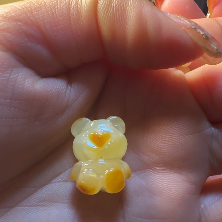 蜜蜡颈饰未镶嵌蜜蜡俏色小熊吊坠（微瑕漏不退换）