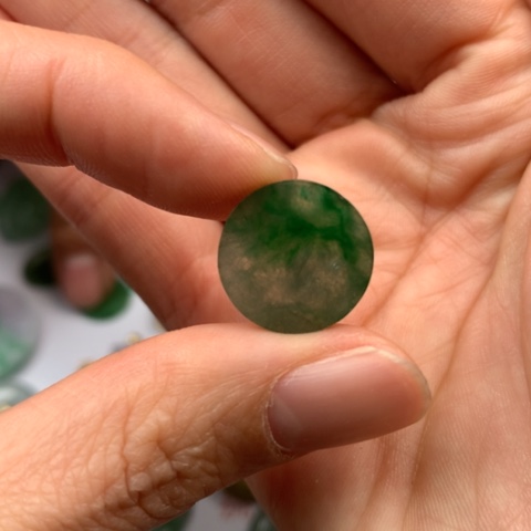 翡翠颈饰未镶嵌翡翠