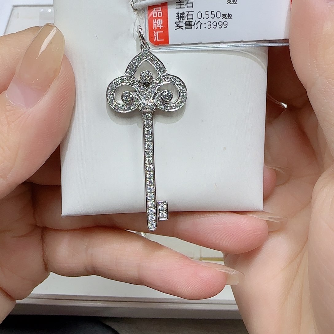 钻石吊坠(不含链)18K金镶嵌天然