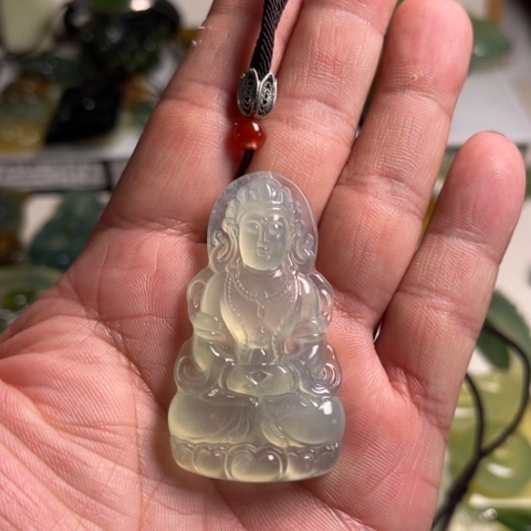 蛇纹石玉颈饰未镶嵌