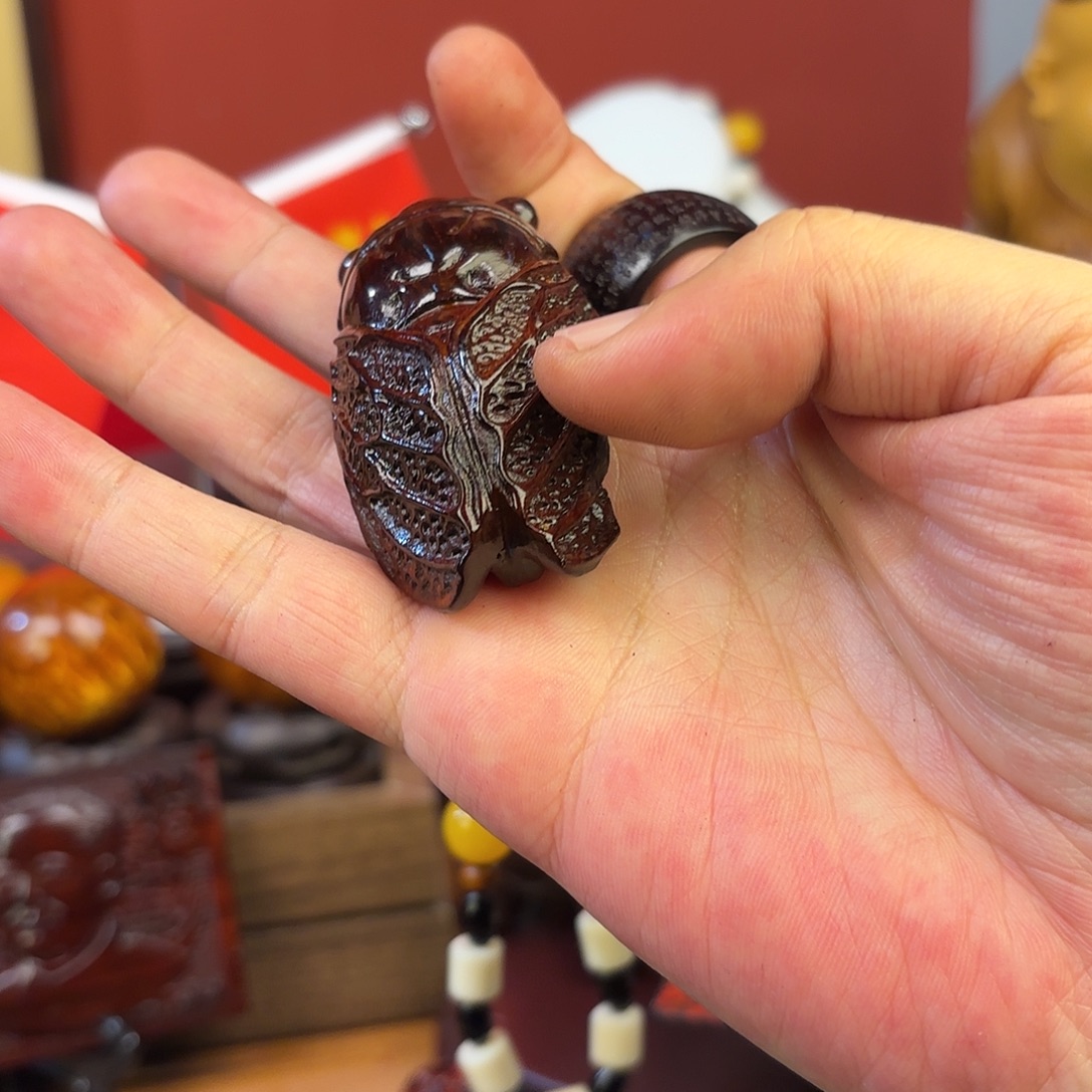 檀香紫檀（小叶紫檀）蝉