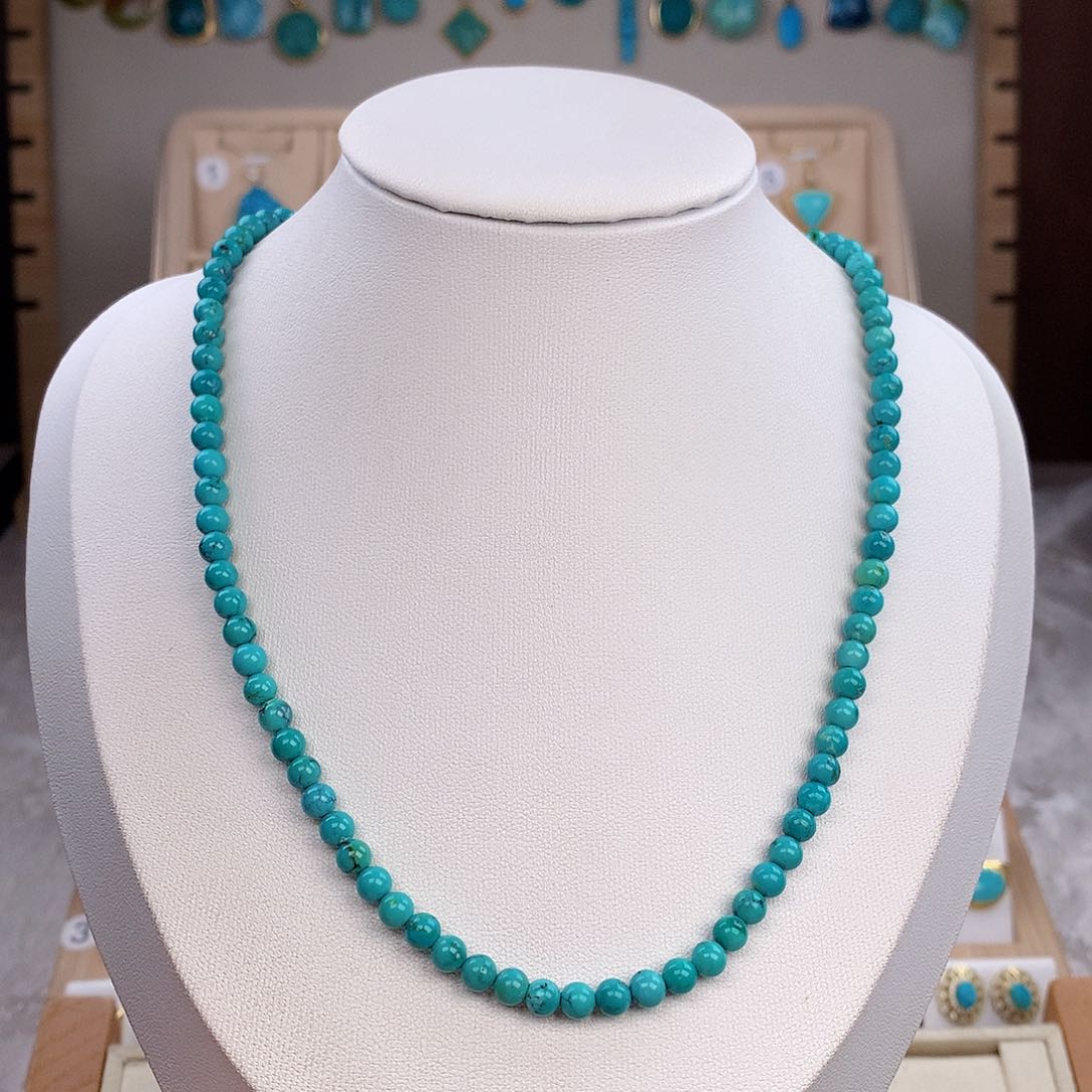 绿松石颈饰未镶嵌