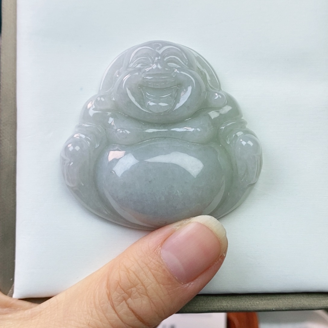 翡翠颈饰未镶嵌佛公