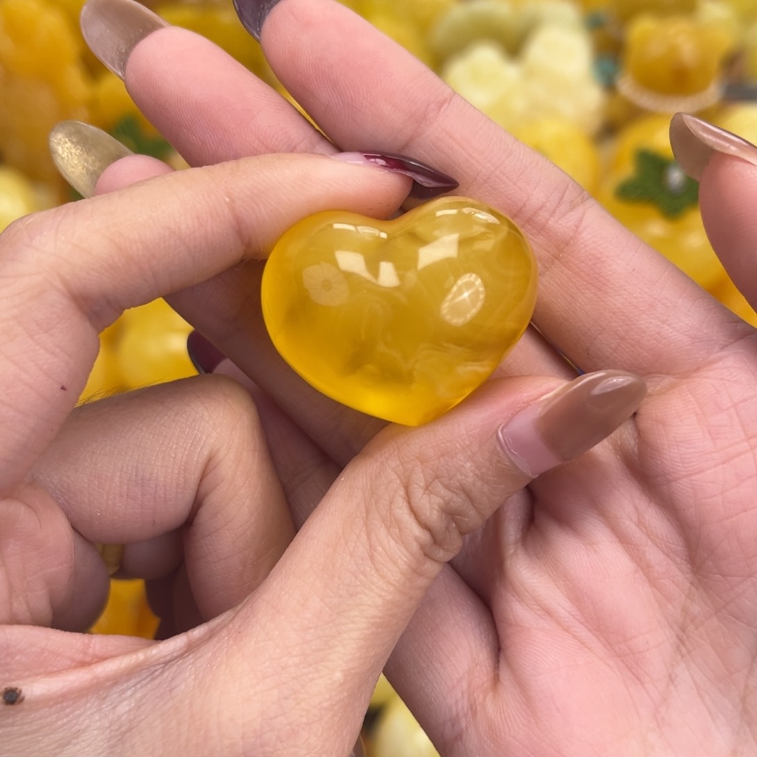 裸石琥珀未镶嵌焦皮屁桃爱心9.7