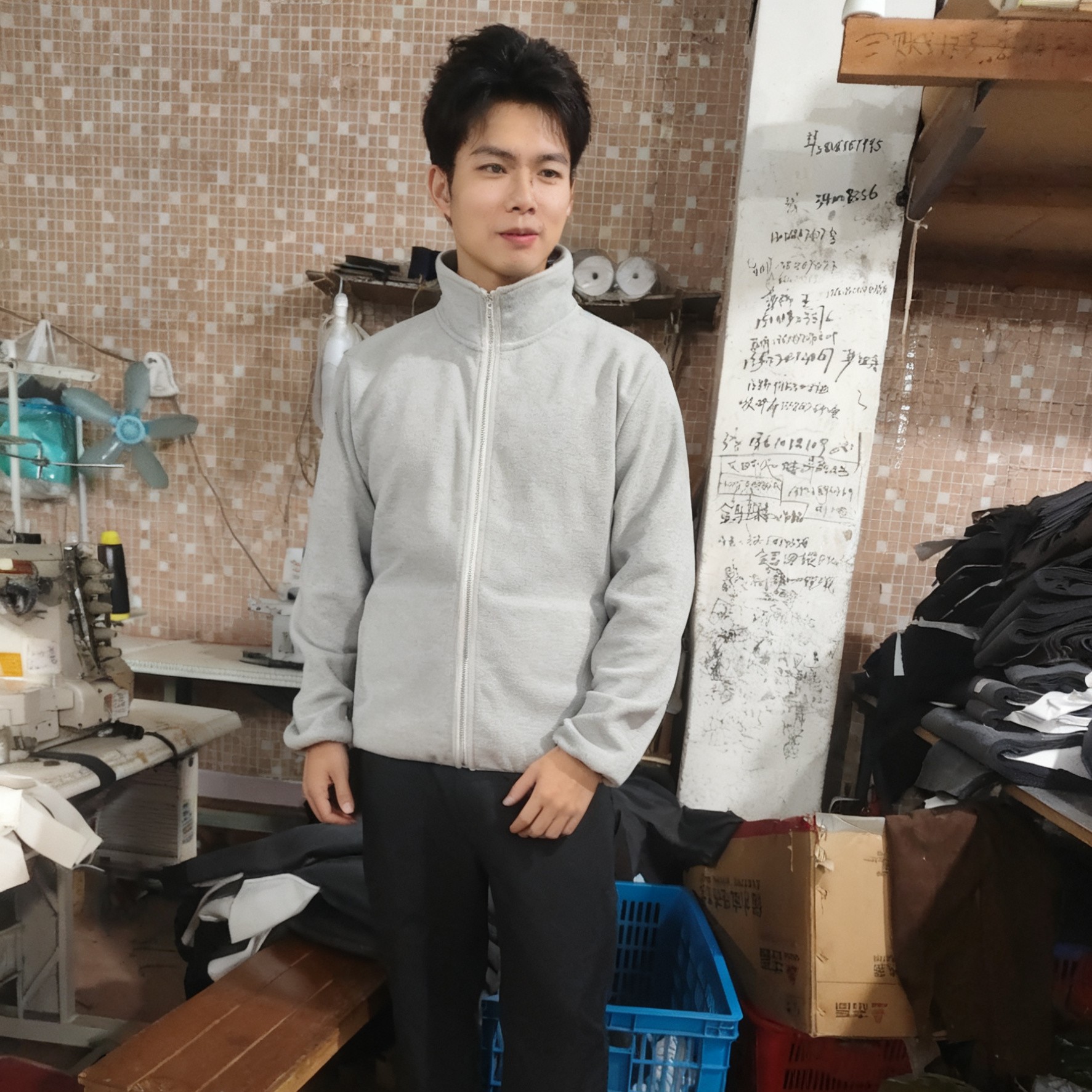 永久抗静电保温层拉链长袖上衣立领男士