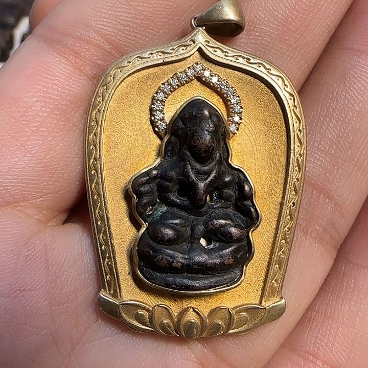 泉***司拍…………………………………………