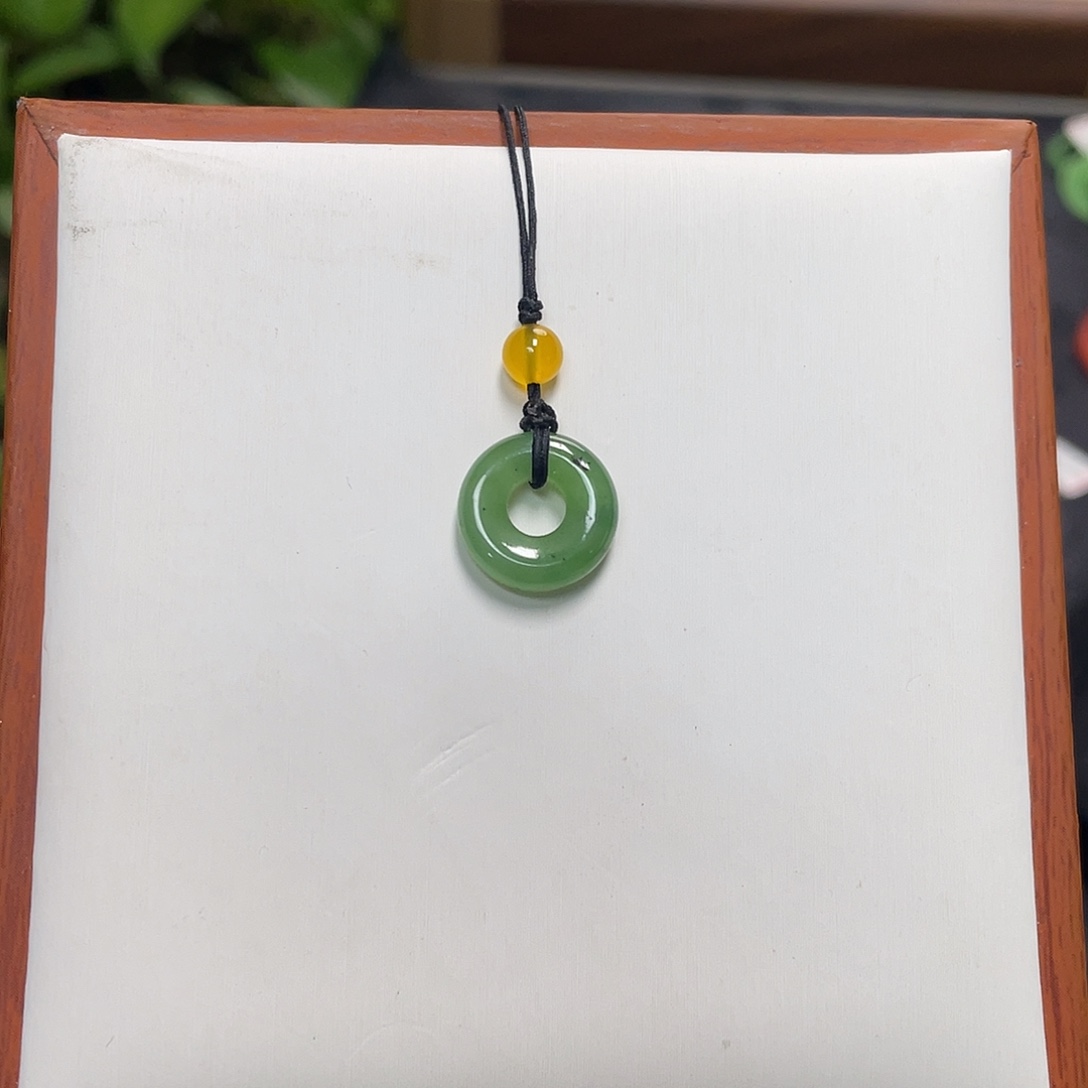 和田玉未镶嵌车挂