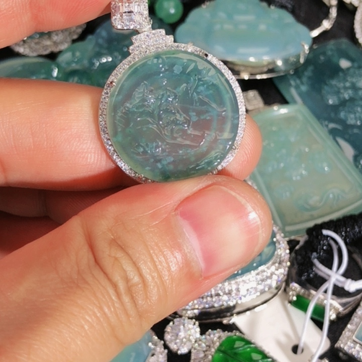 翡翠颈饰未镶嵌6，