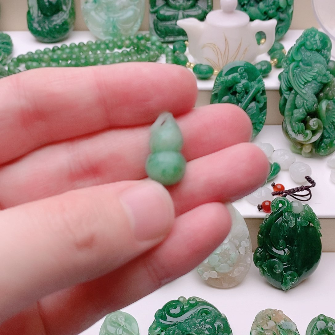 独山玉吊坠未镶嵌