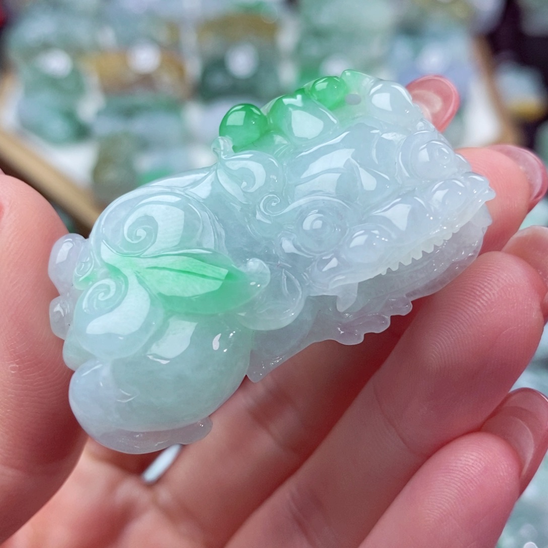 翡翠颈饰未镶嵌天然