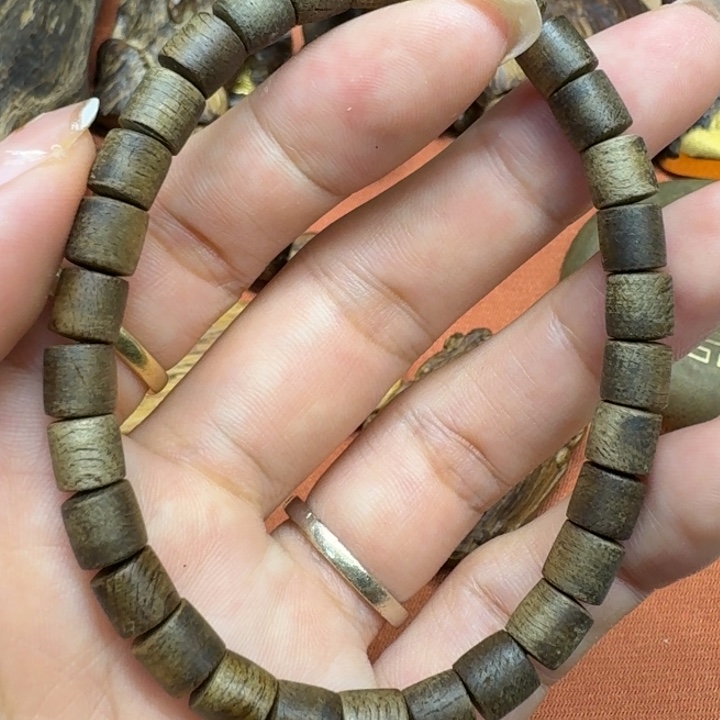 大叶紫檀（黑酸枝木类）