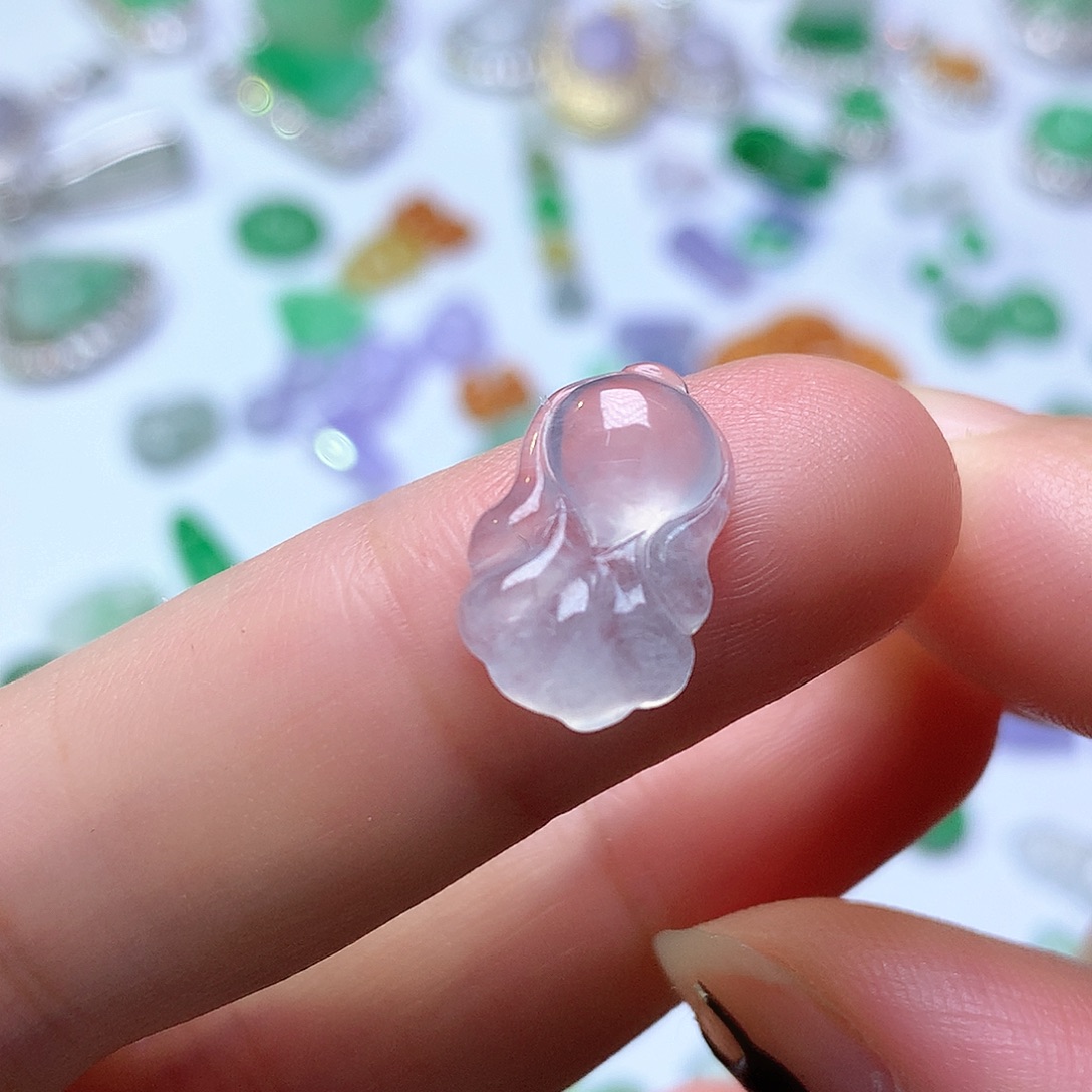 翡翠未镶嵌颈饰白菜