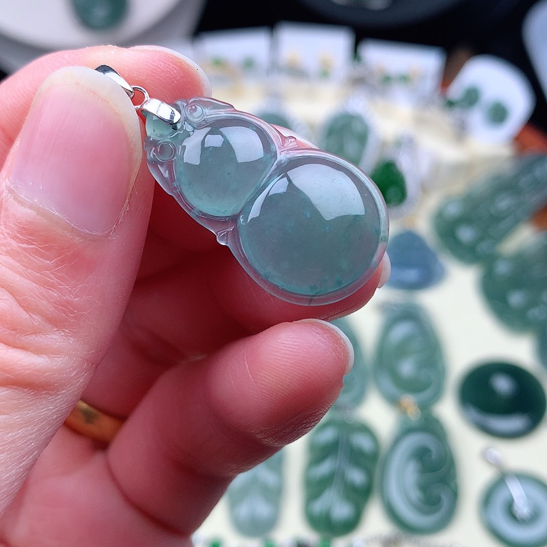 翡翠颈饰银S925镶嵌吊坠