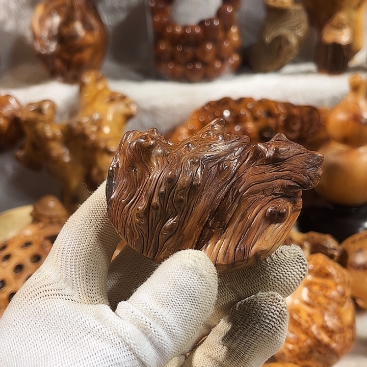 人***梦柏木太行崖柏红骨刺瘤把件