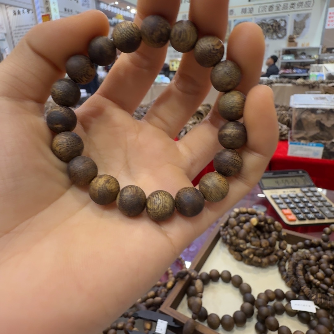 沉香碎屑沉香海南陆河白棋1.0大6克➕沉香碎屑多样性