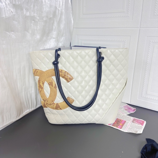 95新 Chanel/香奈儿 95新白色中号香奈儿康鹏 单肩包